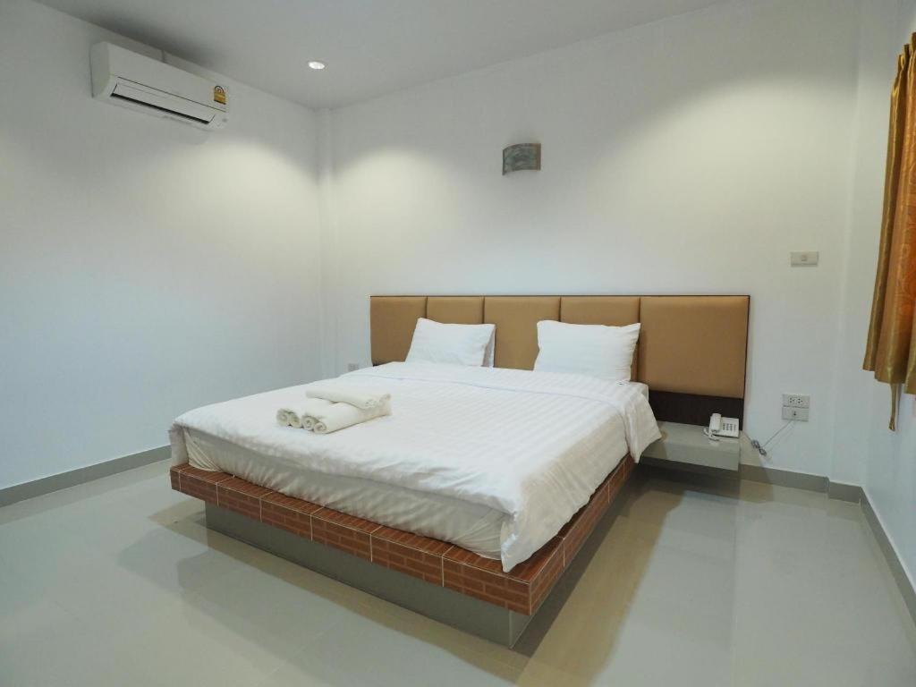 The Phant Hotel Surin Exterior photo